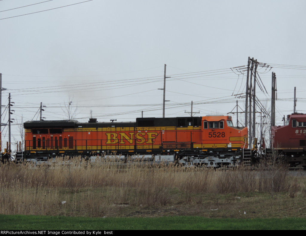 BNSF 5528 